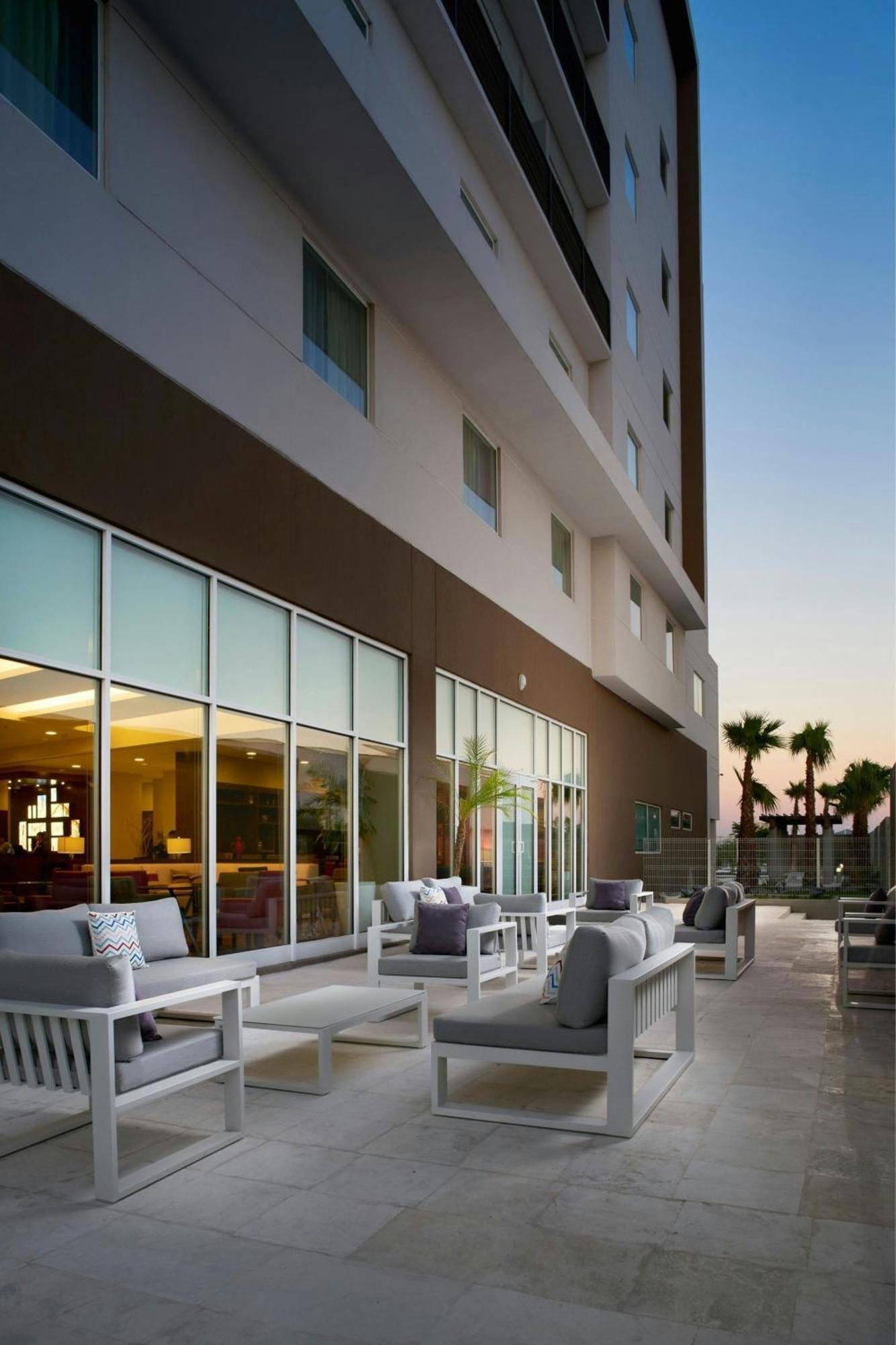 Courtyard By Marriott Эрмосильо Экстерьер фото