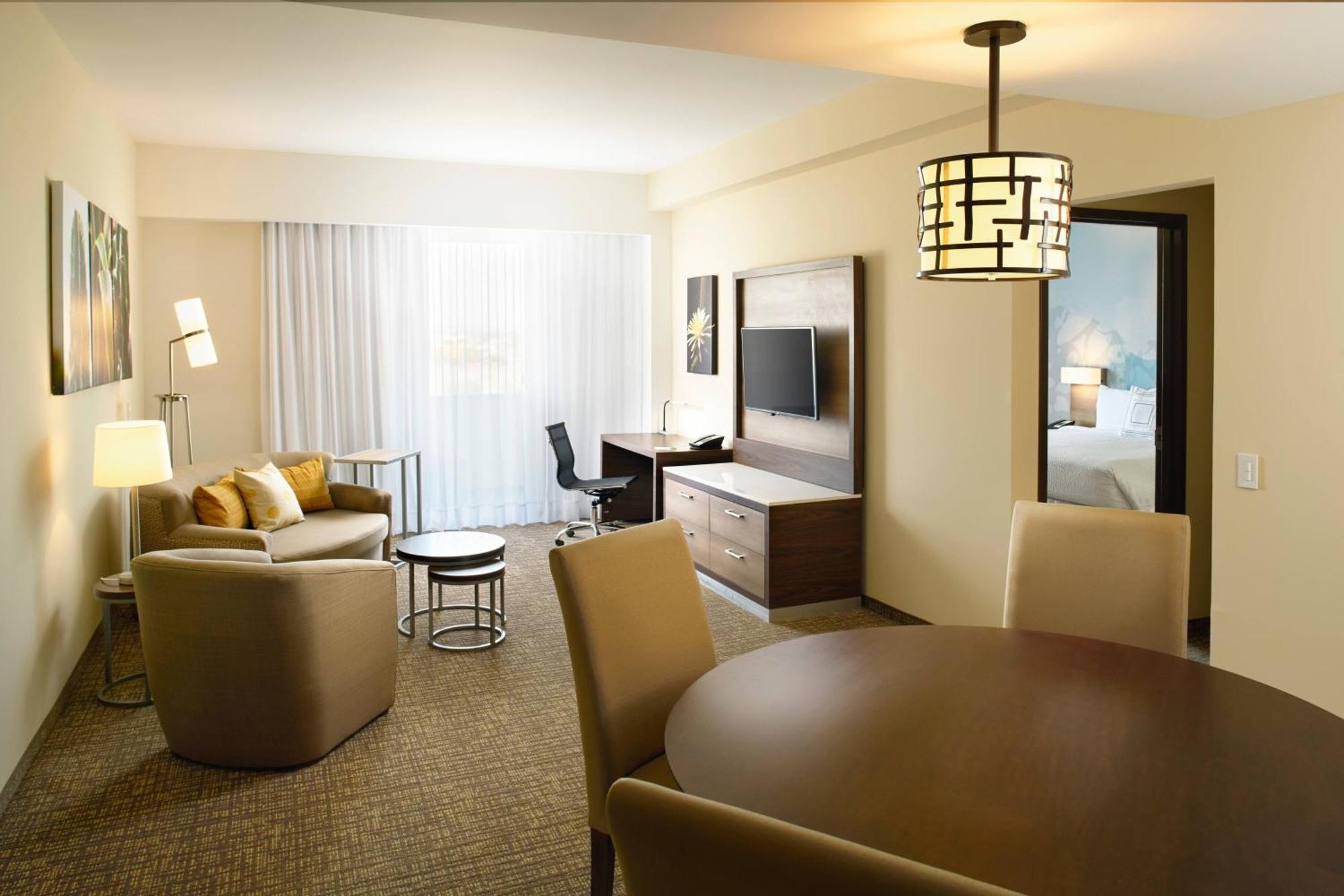 Courtyard By Marriott Эрмосильо Экстерьер фото