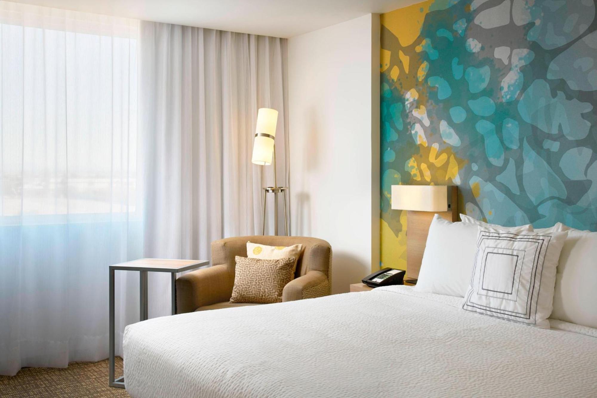 Courtyard By Marriott Эрмосильо Экстерьер фото